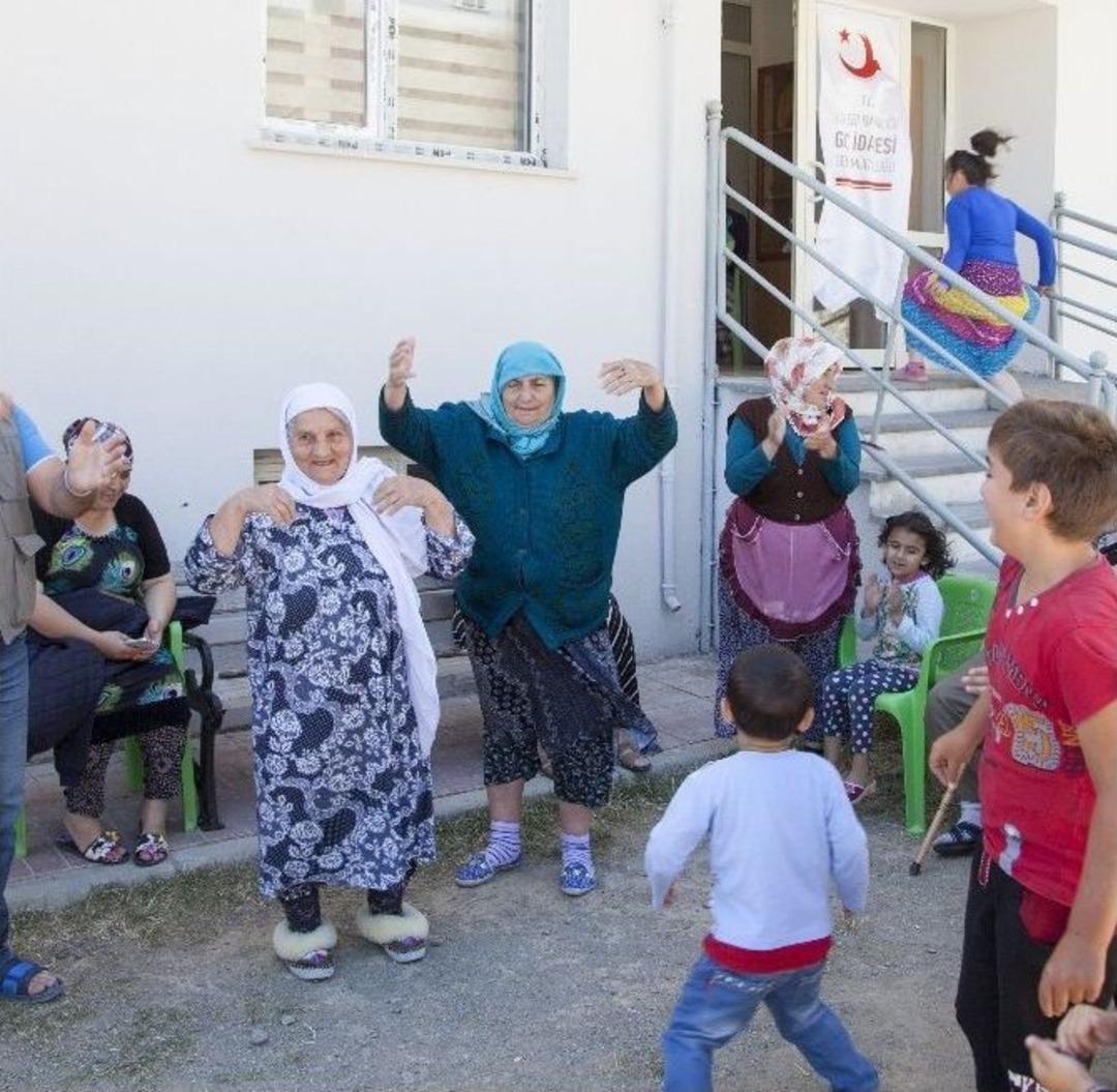 (&ouml;zel Haber) Ahıskalı Ninelerin Vatandaşlık Sevinci