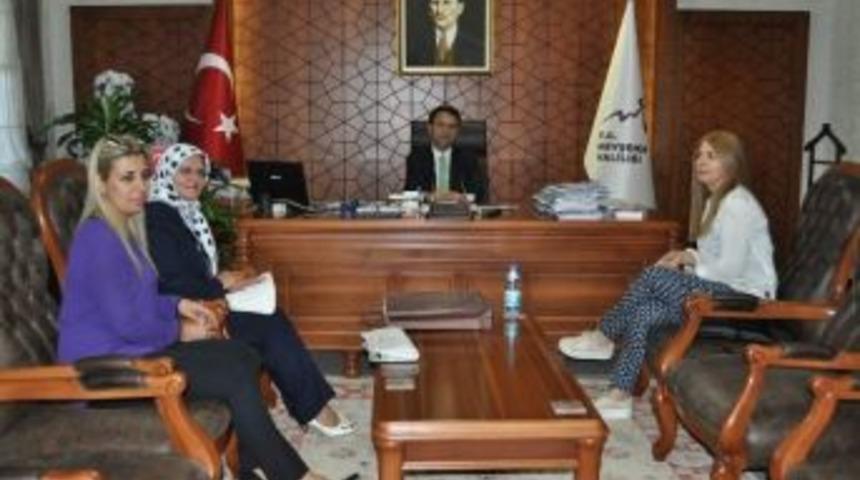 Anne Eli Yardımlaşma Ve Dayanışma Derneğinden Vali Aktaş&rsquo;a Ziyaret