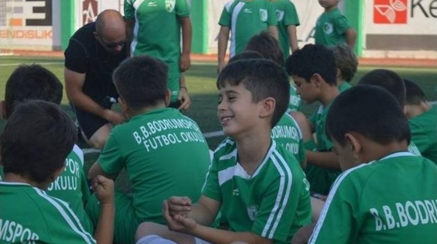 Bodrum&rsquo;da Geleceğin Futbolcuları Yetişiyor