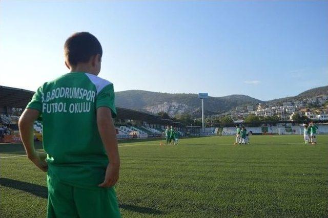 Bodrum’da Geleceğin Futbolcuları Yetişiyor