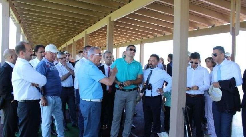 Golf Vuruşu Etkinliğine Çok Sayıda Büyükelçi Ve Milletvekili Katıldı