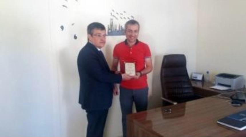 Ada, Hayırsever Vatandaşlara Plaket Verdi