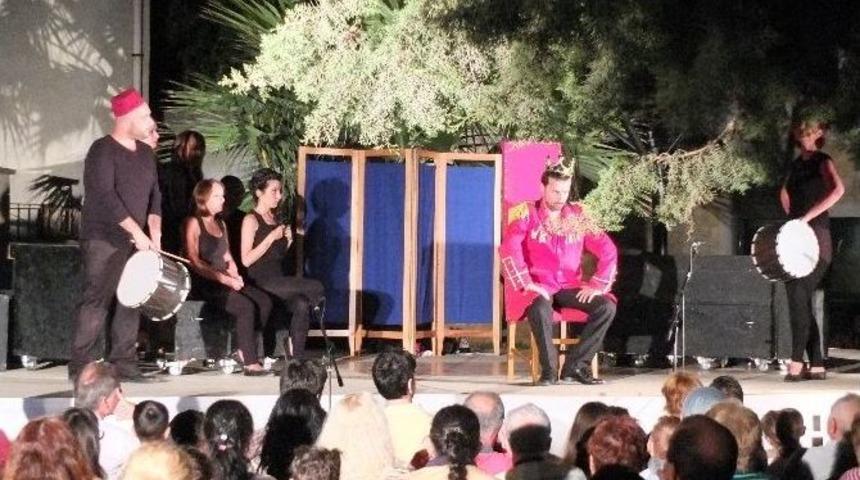 Belediye Tiyatrosu G&ouml;k&ccedil;eada&rsquo;yı Fethetti