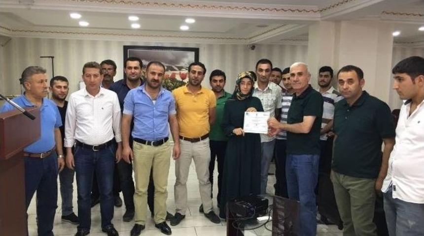 Girişimci Gen&ccedil;lere Sertifikaları Verildi