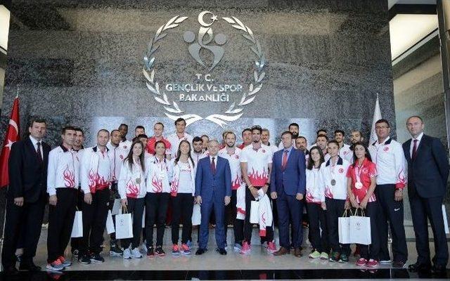 Gençlik Ve Spor Bakanı Akif Çağatay Kılıç’tan ’devşirme Sporcu’ Yanıtı