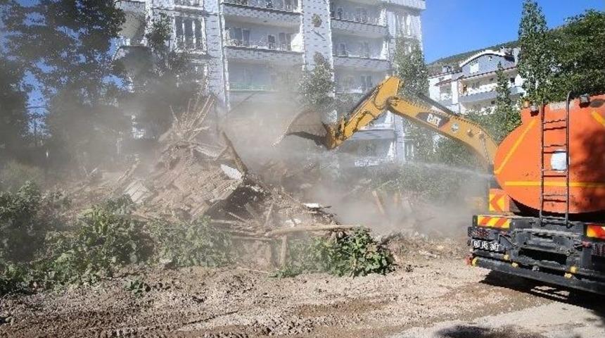 15 Yıl S&uuml;ren Yol Sorunu &Ccedil;&ouml;z&uuml;ld&uuml;