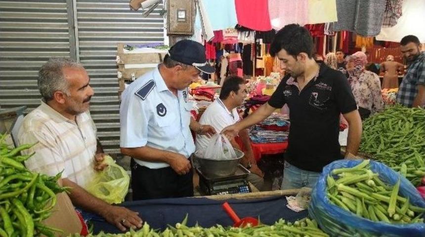 Akyazı Belediyesi Zabıta Ekipleri İl&ccedil;e Pazar Yerlerini Denetliyor