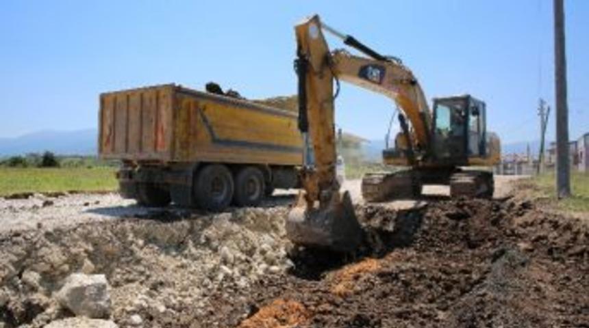 Başiskele Belediyesinden 8 Sokağın Yollarına Parke Taşı