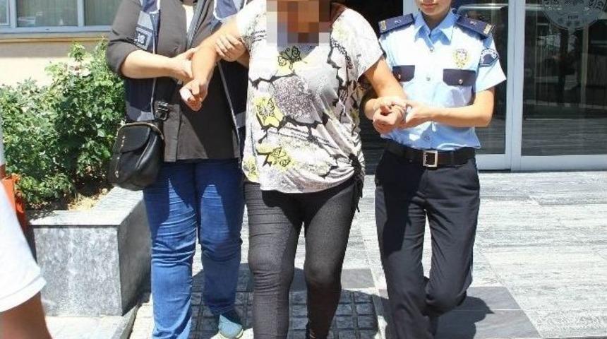 &Uuml;vey Kardeşini Bı&ccedil;aklayan Abla Tutuklandı