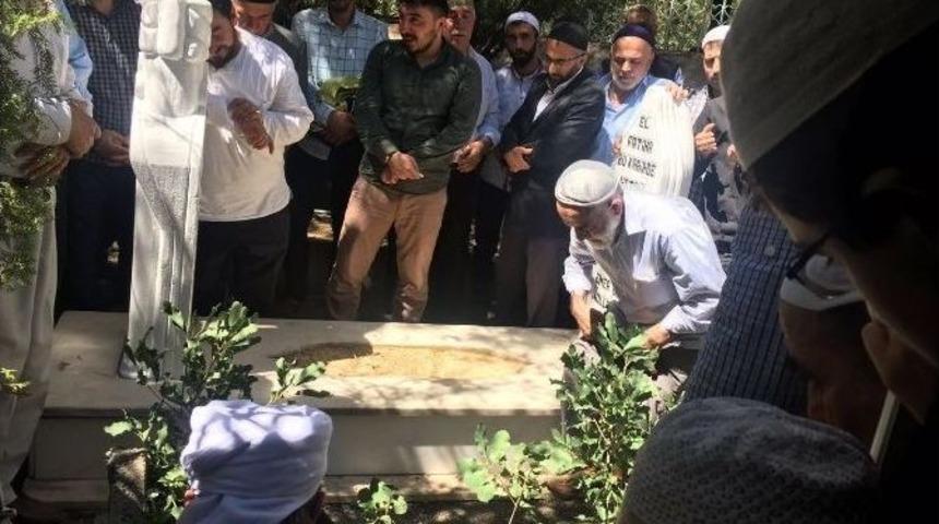 Siirt&rsquo;in Kanaat &Ouml;nderlerinden Hikmet Solmaz Son Yolculuğuna Uğurlandı