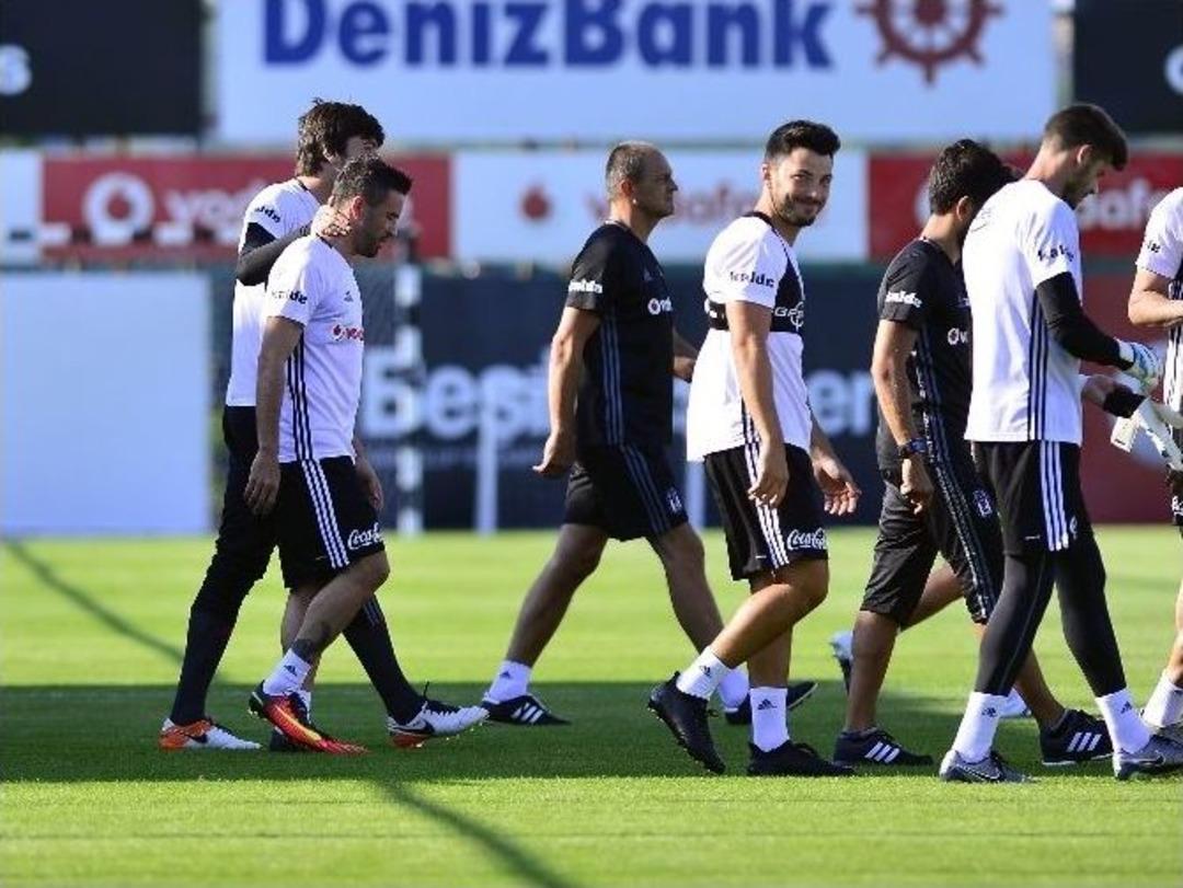 G&ouml;khan G&ouml;n&uuml;l, Beşiktaş&rsquo;ta İlk Antrenmanına &Ccedil;ıktı