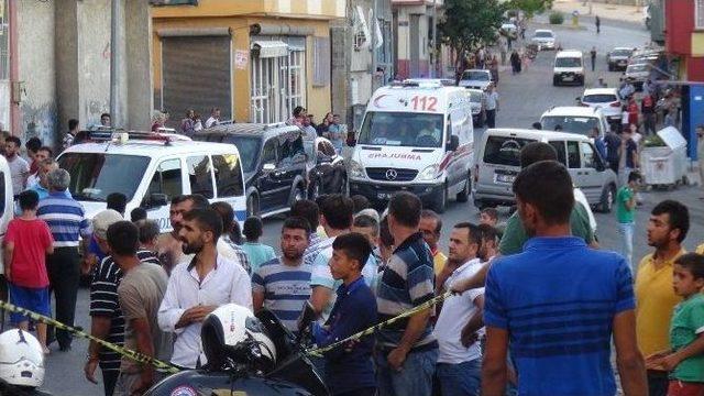 Sokak Ortasında Av Tüfekli Dehşet: 4 Yaralı