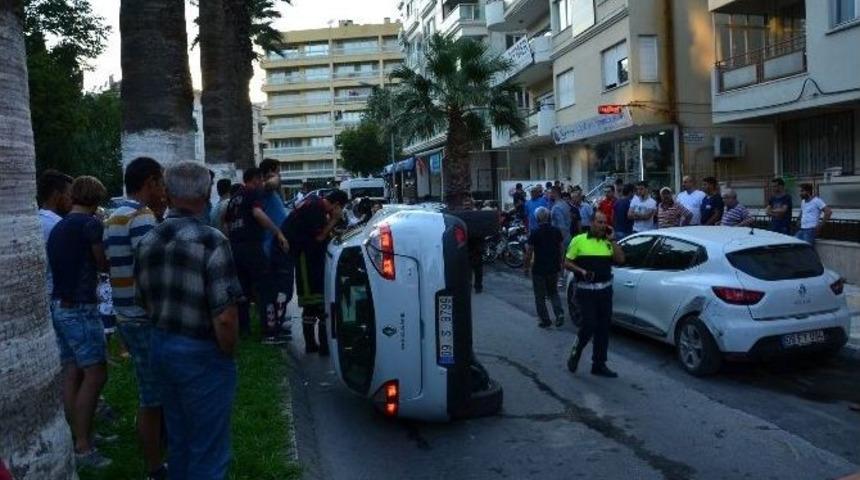 Kazada Yan Yatan Araci G&ouml;renler Şaşkına D&ouml;nd&uuml;