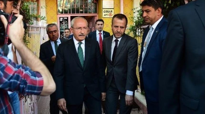 Chp Genel Başkanı Kılı&ccedil;daroğlu Şehit Ailesini Ziyaret Etti