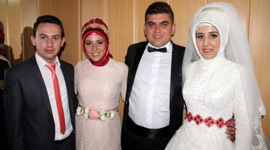 İki Kardeş Aynı G&uuml;n D&uuml;nyaevine Girdi