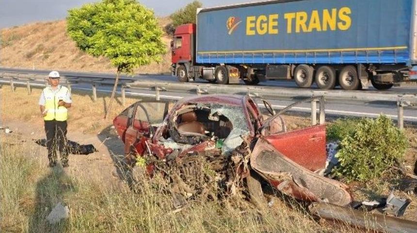 Tarsus&rsquo;ta Suriyeliler Trafik Kazası Ge&ccedil;irdi: 2 &Ouml;l&uuml;, 4 Yaralı