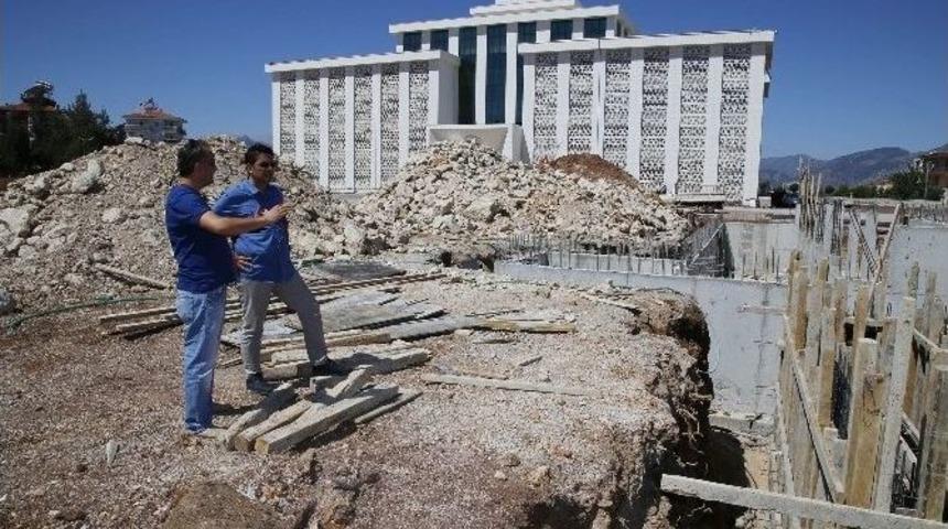 D&ouml;şemealtı &rsquo;kent Meydanı&rsquo;na Kavuşuyor