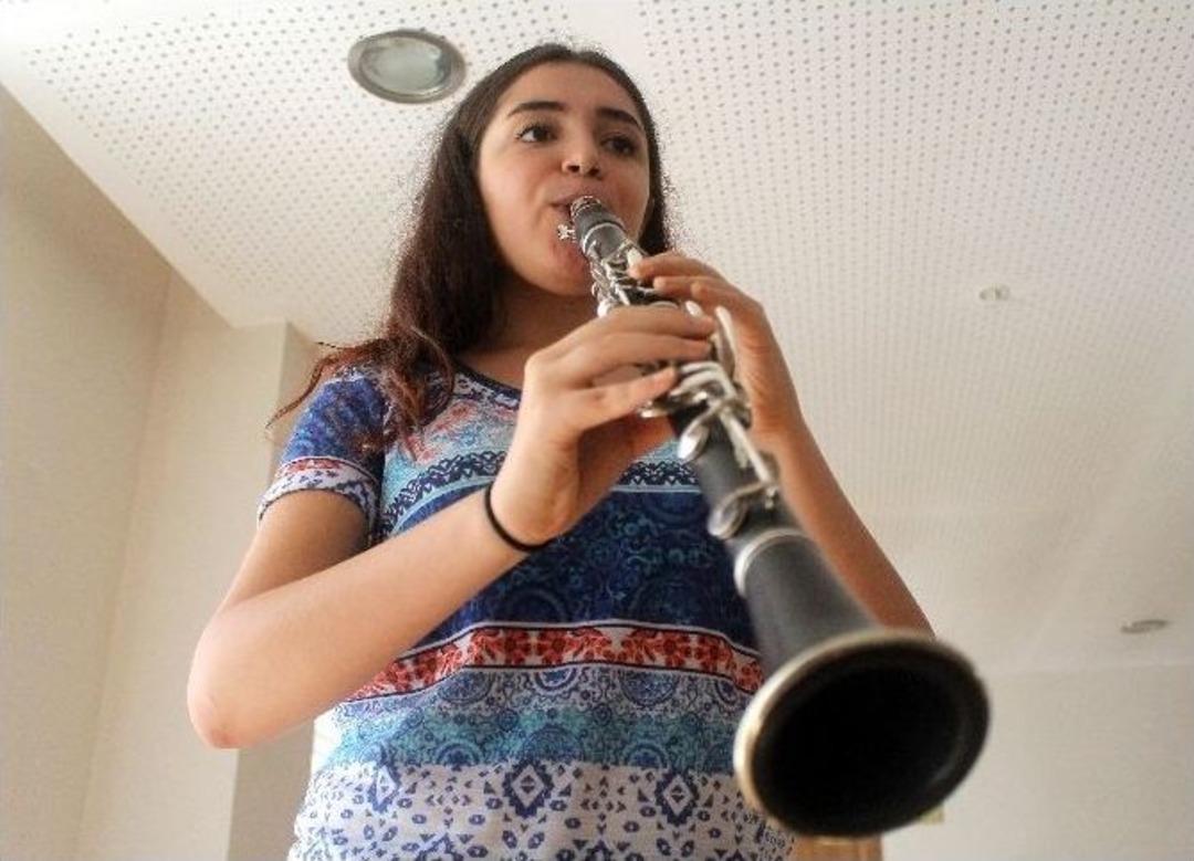 (&ouml;zel Haber) &Ouml;mr&uuml;n&uuml; Tamamlamış Klarnetine Rağmen T&uuml;rkiye&rsquo;ye Birincilik Getirdi