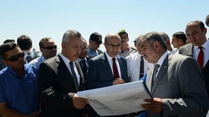 Vali Demirtaş, Ceyhan Osb&rsquo;nin Kurulacağı Alanda İncelemelerde Bulundu