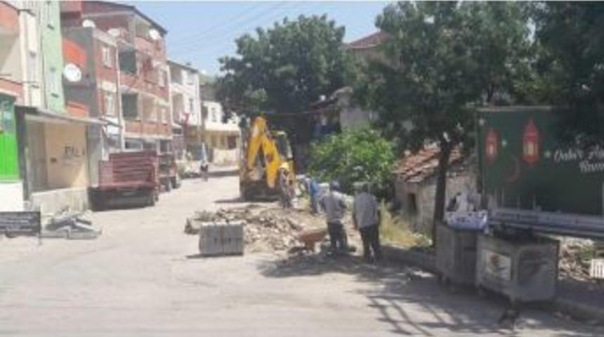 Dilovası&rsquo;nda Asfaltlama Ve Yama &Ccedil;alışmaları Devam Ediyor