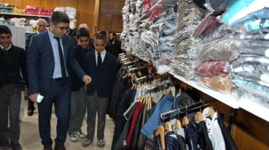 Varto&rsquo;da Bin Kişiye Giyim Yardımı