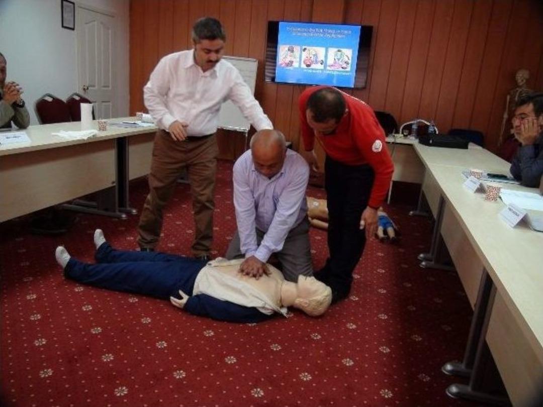 Yozgat&rsquo;ta Amat&ouml;r Spor Kul&uuml;p Y&ouml;neticileri Ve Antren&ouml;rlerine İlk Yardım Eğitimi Verildi