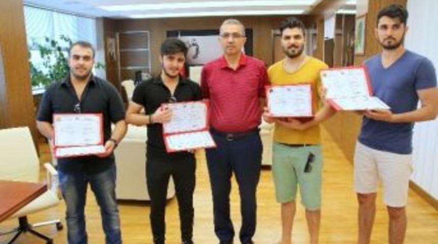 7 Aralık &Uuml;niversitesi&rsquo;nden Azeri &Ouml;ğrenciler Diplomalarını Aldı