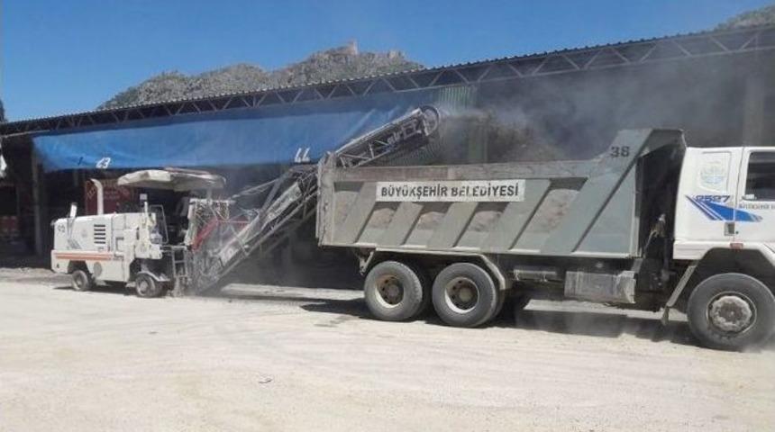 Kozan Hali&rsquo;ne &Ccedil;elik Asfalt