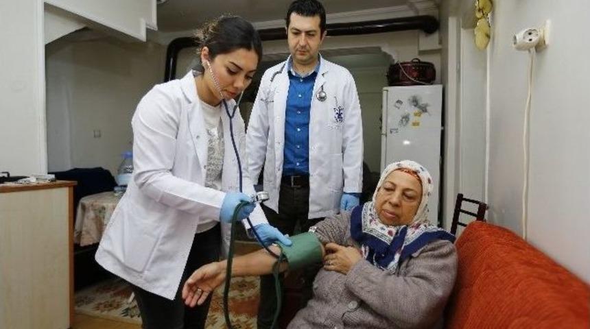 Konak&rsquo;ta Alzheimer Hastaları Unutulmuyor