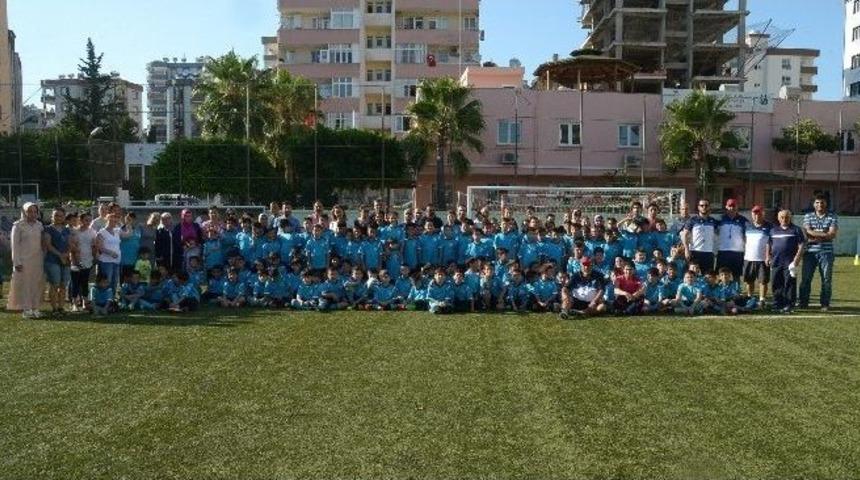 Adana&rsquo;da 5 Bin &Ccedil;ocuk Futbol Eğitimi Alıyor