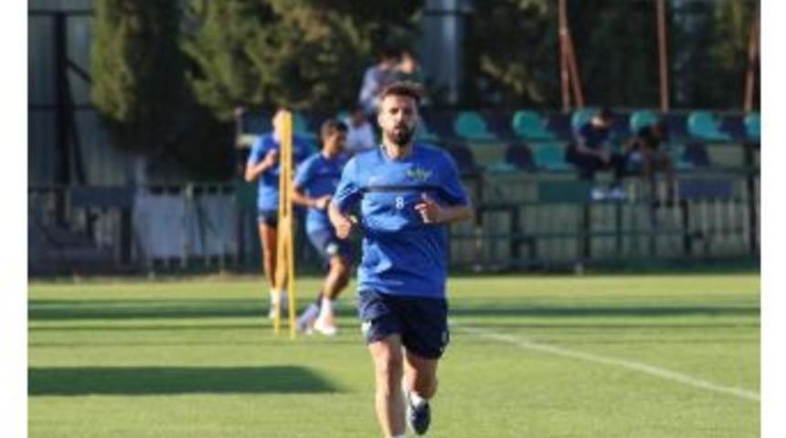 Akhisar Belediyespor&rsquo;da Kenan Karışık, Altınordu Yolunda