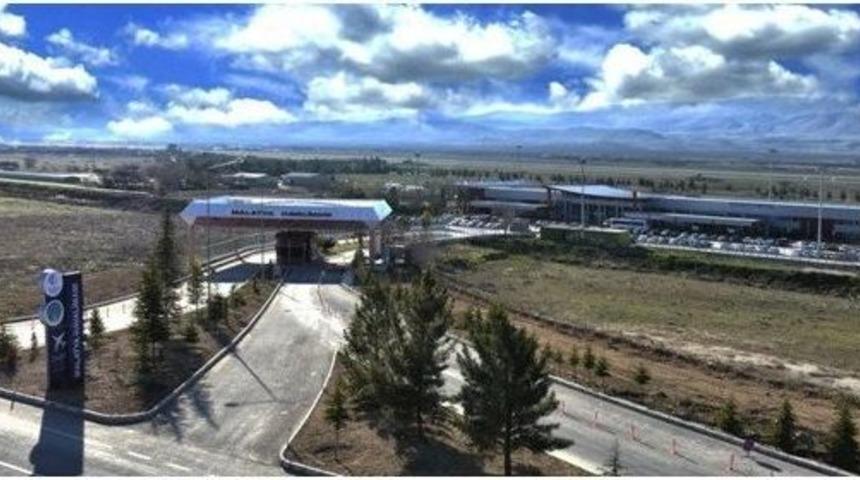 Bir Ayda 65 Bin Yolcu U&ccedil;tu