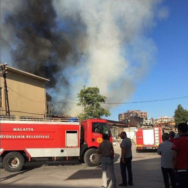 Malatya’da Sanayi Sitesinde Yangın