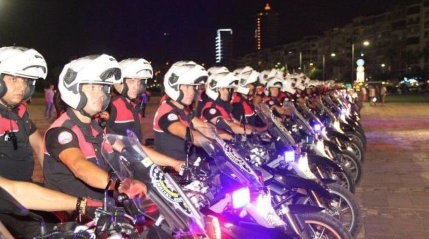 İzmir&rsquo;de 600 Polisle Balyoz Gibi Operasyon: 159 Kişi Yakalandı