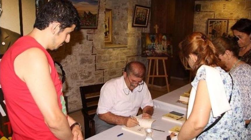 Kuşadası Kent Konseyi Başkanı İsmail Tezgel, Okurlarıyla Buluştu