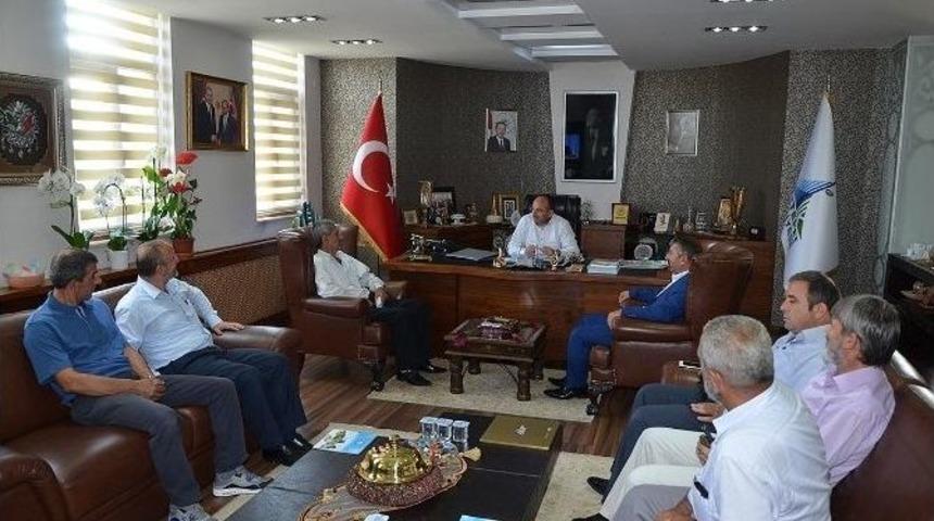 Sumotaş Lojistik Y&ouml;netim Kurulu, Başkan &Uuml;z&uuml;lmez&rsquo;e Nezaket Ziyaretinde Bulundu