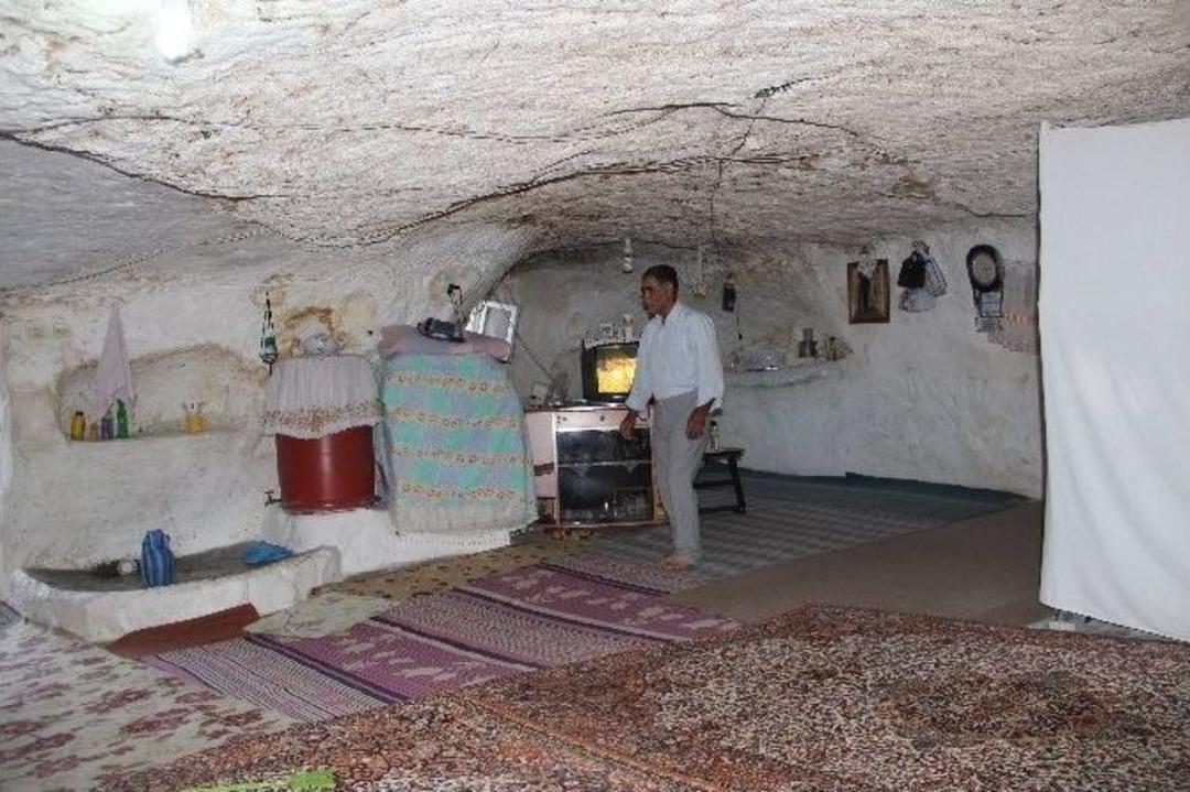 (&ouml;zel Haber) Sıcaktan Ka&ccedil;ıp, Mağaraya Yerleştiler