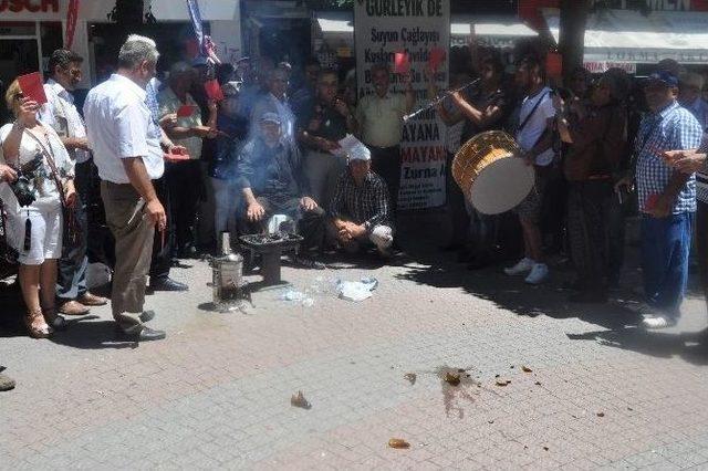 Şehrin Göbeğinde Mangal Yakıp Davul Zurna Çaldılar