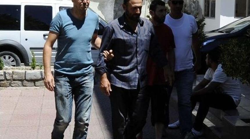 Daeş Zanlısı 4 Kişi Adliyeye Sevk Edildi