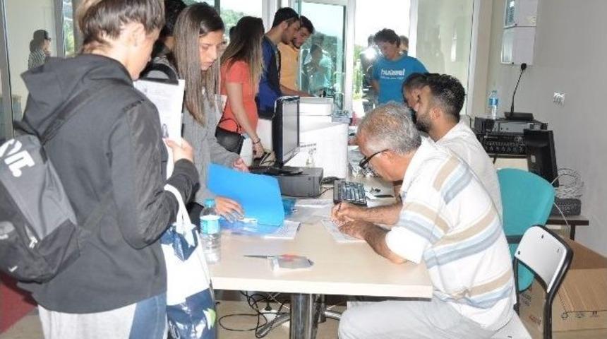 Spor Bilimleri Fak&uuml;ltesine Milli Sporculardan Rekor Başvuru