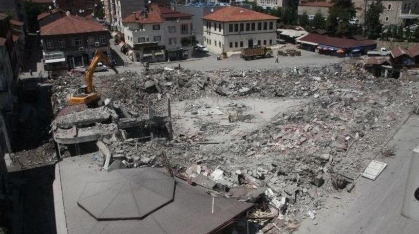 Bilecik&rsquo;te 30 Yıllık Yapı İki G&uuml;nde Yerle Bir Edildi