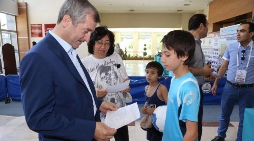 Şahinbey Belediyesi&rsquo;nden 21 Tesiste Daha Top Dağıtımı