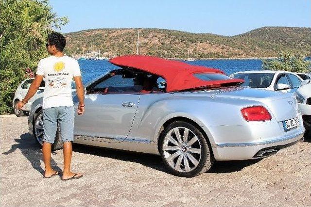 Cem Yılmaz Milyonluk Otomobiliyle Bodrum Sokaklarında