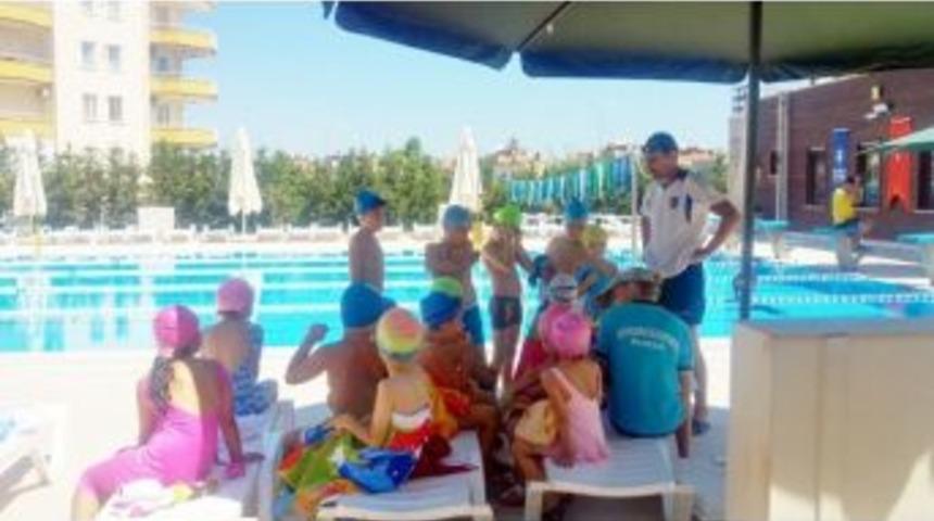 Mudanyalı Minikler Havuzla Tanıştı