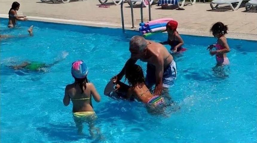 Burhaniye&rsquo;de Gen&ccedil;lik Merkezi Kurs Kayıtlarına Başladı