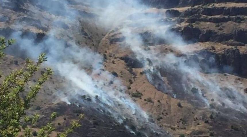 Ak&ccedil;adağ Karadağ&rsquo;da Yangın &Ccedil;ıktı