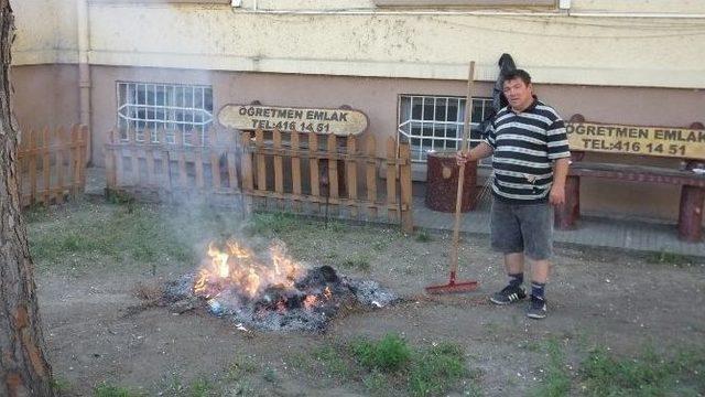 Burhaniye’de Çevre Temizliği