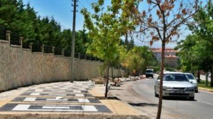 Aksaray&rsquo;a Geniş Ve Modern Kaldırımlar Yapılıyor