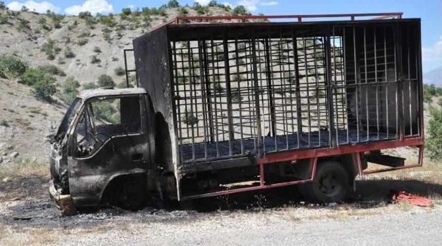 Tunceli&rsquo;de Ara&ccedil; Yakıldı