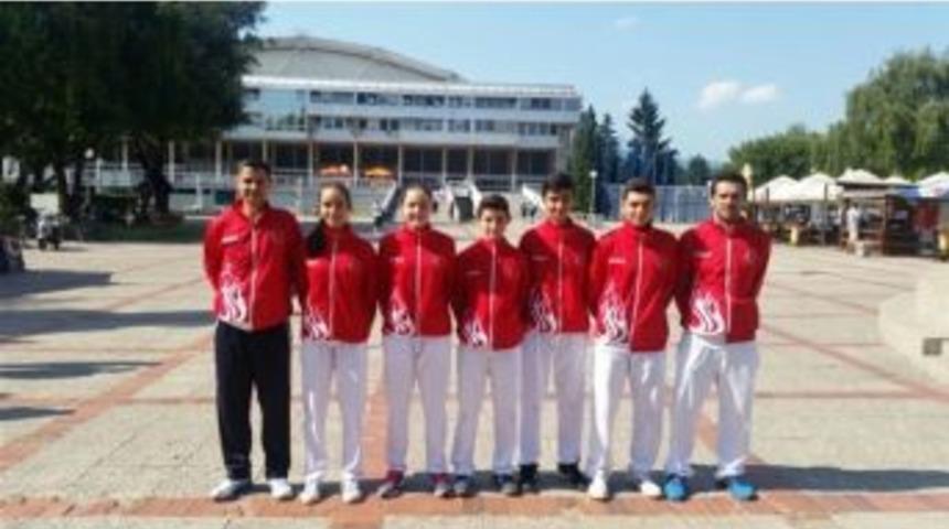 Yalovalı Raketler G&ouml;z&uuml;n&uuml; &Ccedil;iftler Ve Tekler Ma&ccedil;ına &Ccedil;evirdi